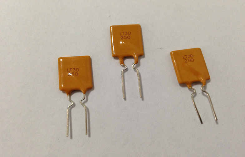 30V 2.5A PPTC Fuse Resetable