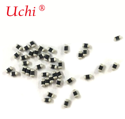 Perlindungan Sirkuit TVS Varistors 1206 1210 1812 2220 MOV Vari